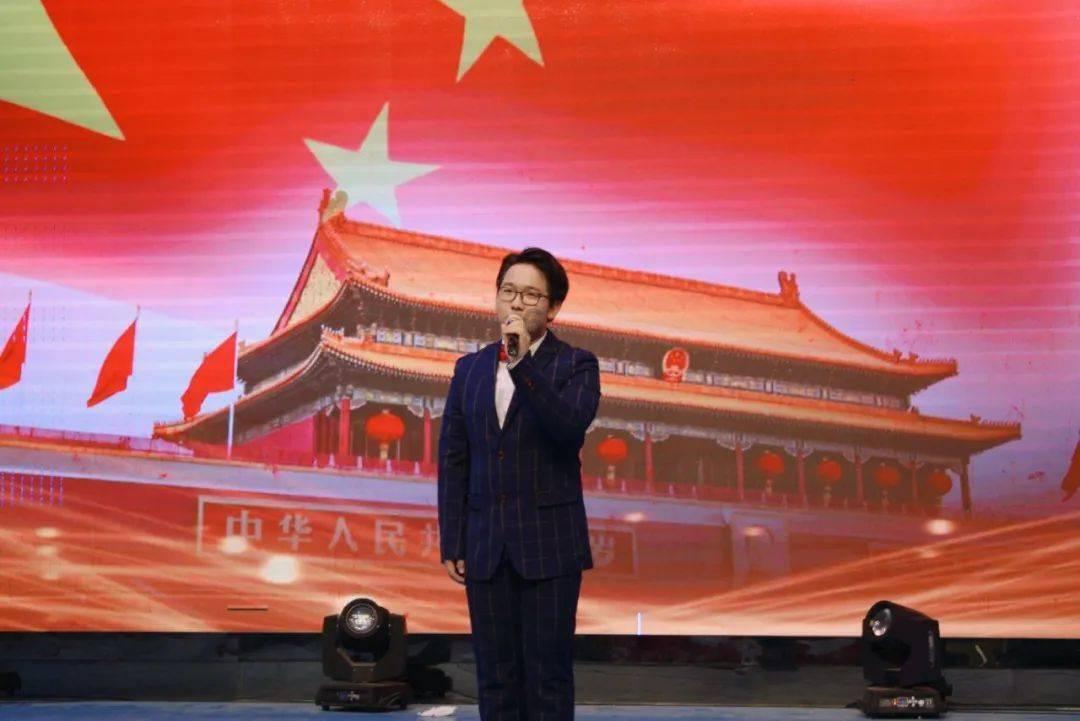 勇士吹泡泡