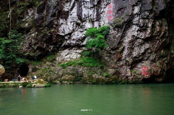 《繁花》落幕,将人一并带走 再回首,恍然如梦,黄浦江浪头依旧
