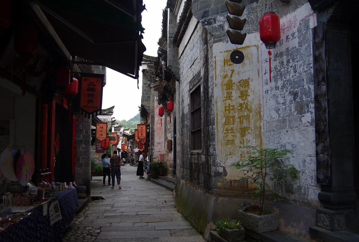 一个女生喜欢两个男生是海王或者渣女吗？游戏画面