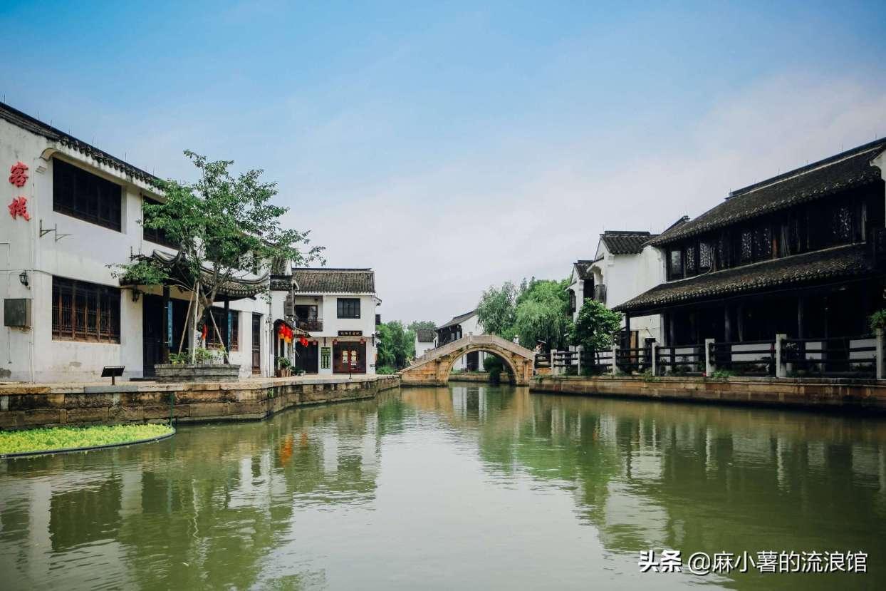 一个女生喜欢两个男生是海王或者渣女吗？游戏画面